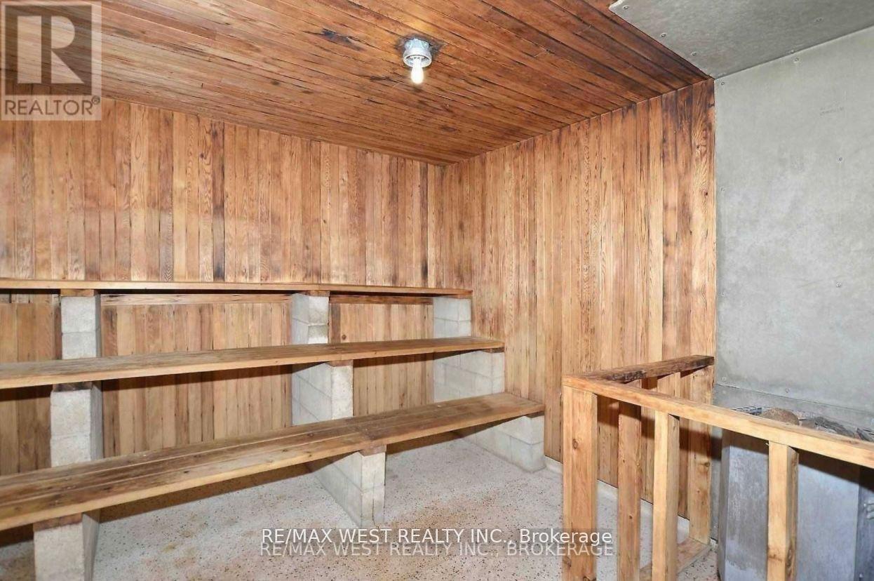 513 - 390 Dixon Road, Toronto, ON