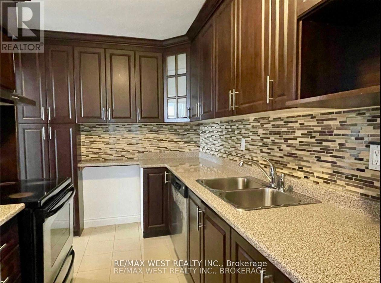 513 - 390 Dixon Road, Toronto, ON