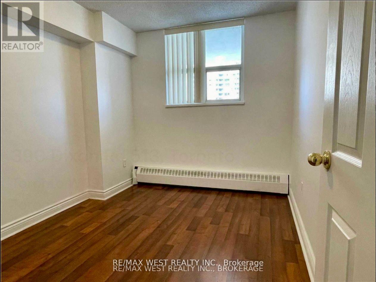 513 - 390 Dixon Road, Toronto, ON