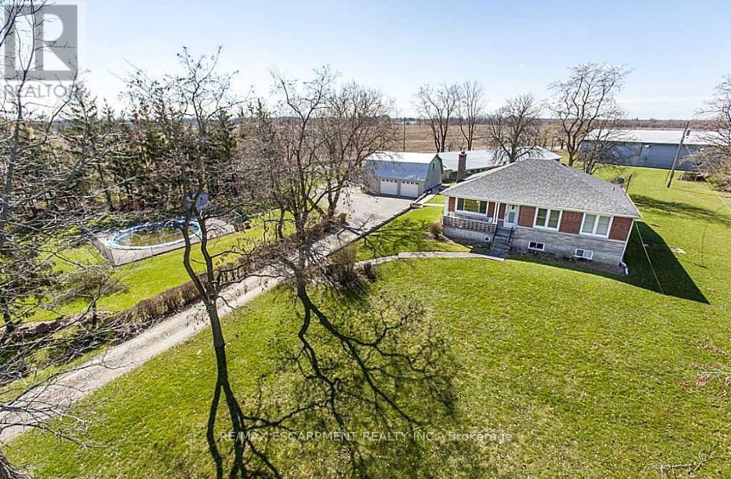 226 Carluke Road E, Hamilton, ON - Outdoor