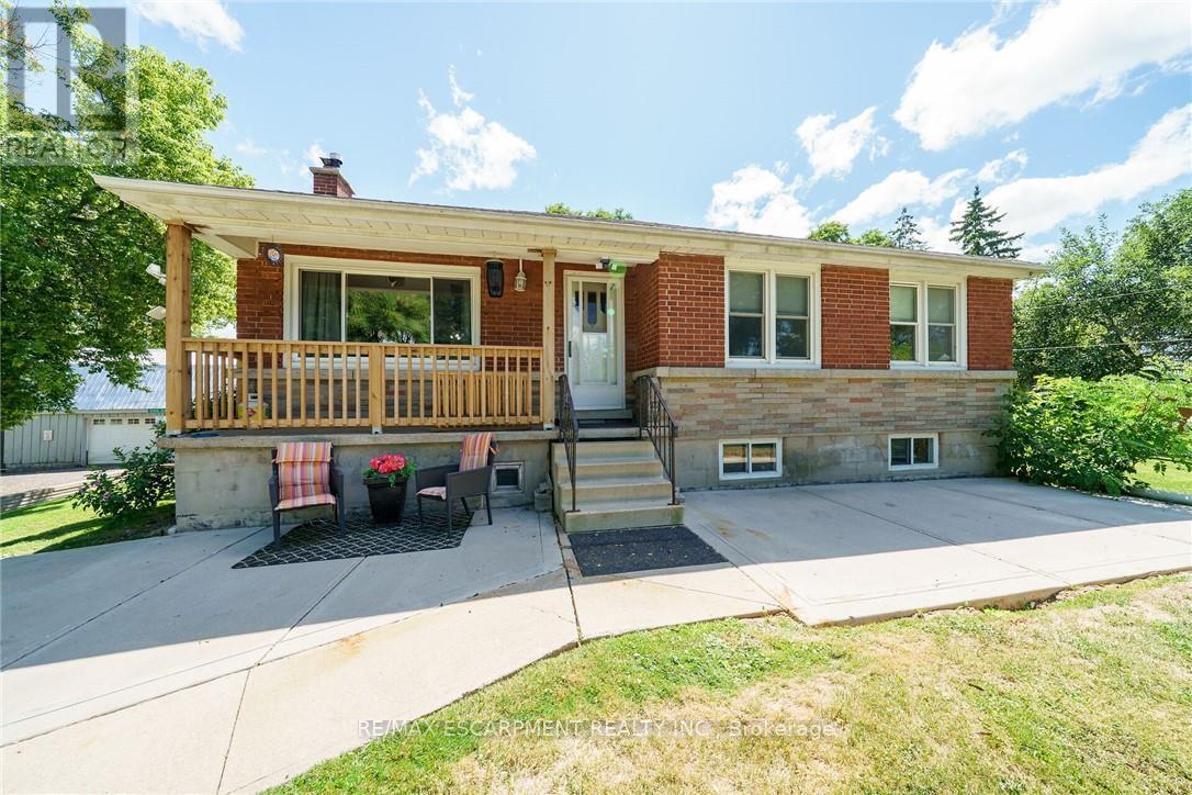 226 Carluke Road E, Hamilton, ON - Outdoor