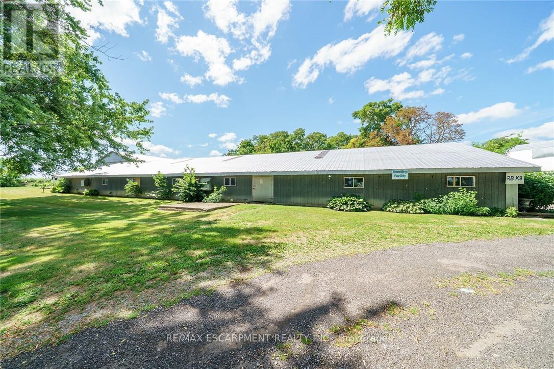 226 Carluke Road E, Hamilton, ON - Outdoor