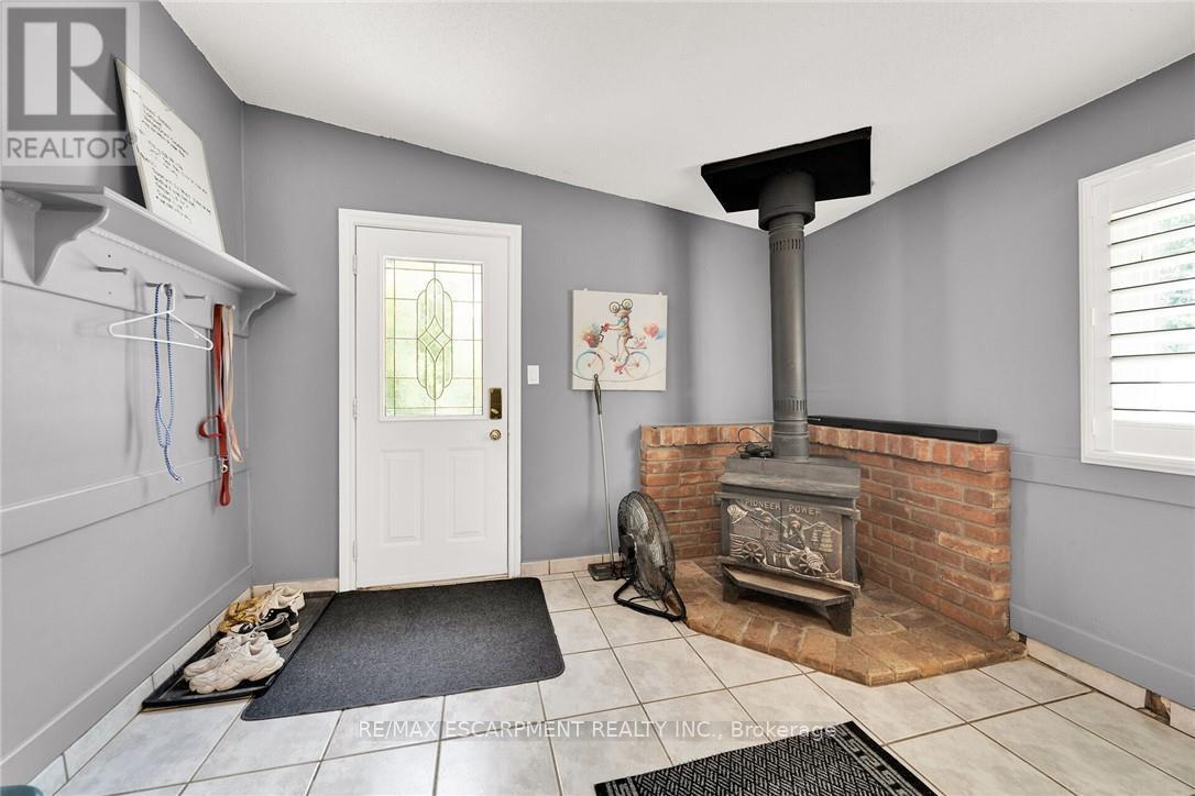 226 Carluke Road E, Hamilton, ON - Indoor Photo Showing Other Room