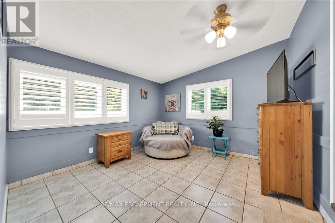 226 Carluke Road E, Hamilton, ON - Indoor Photo Showing Bedroom