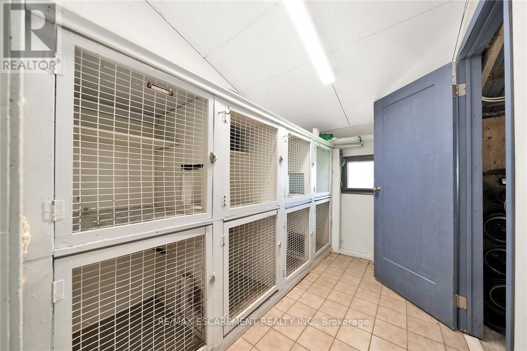 226 Carluke Road E, Hamilton, ON - Photo Showing Other Room