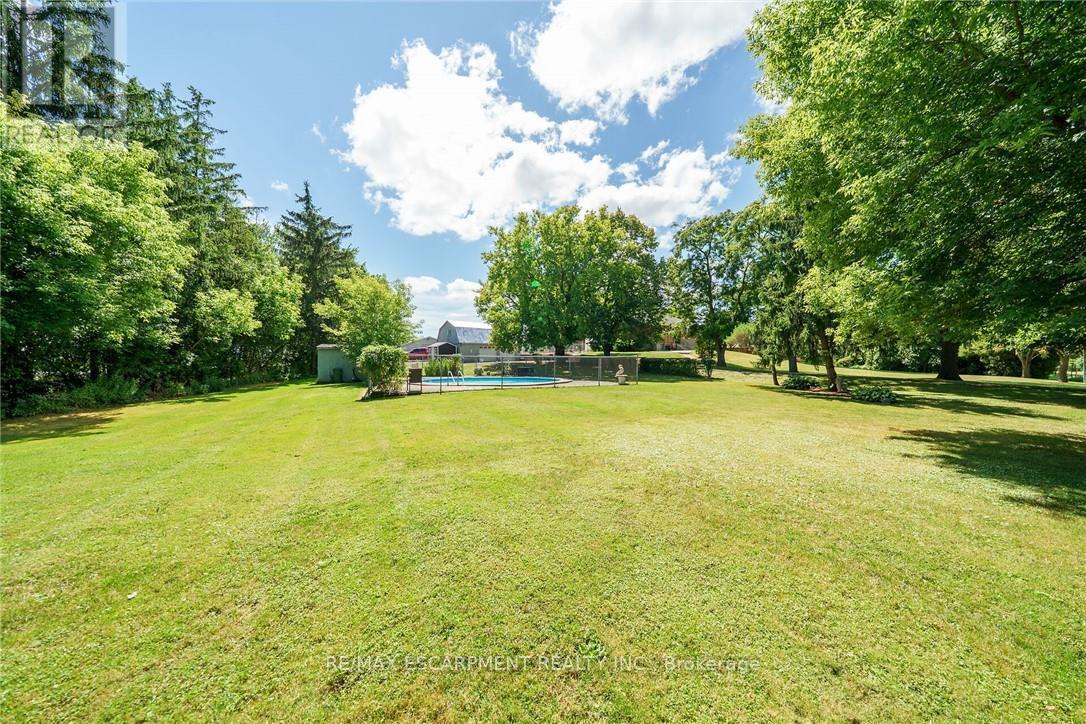 226 Carluke Road E, Hamilton, ON - Outdoor
