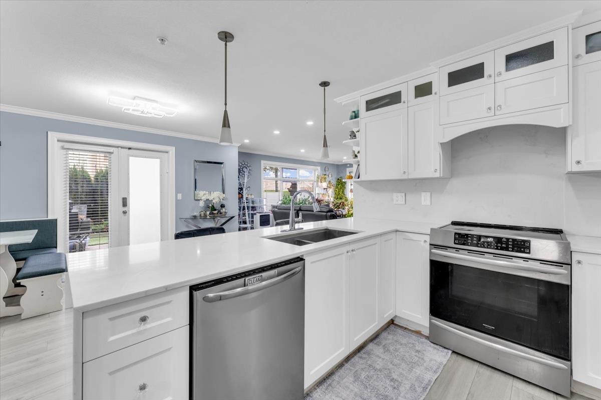 103 45753 Stevenson Road|Sardis East Vedder, Chilliwack, BC