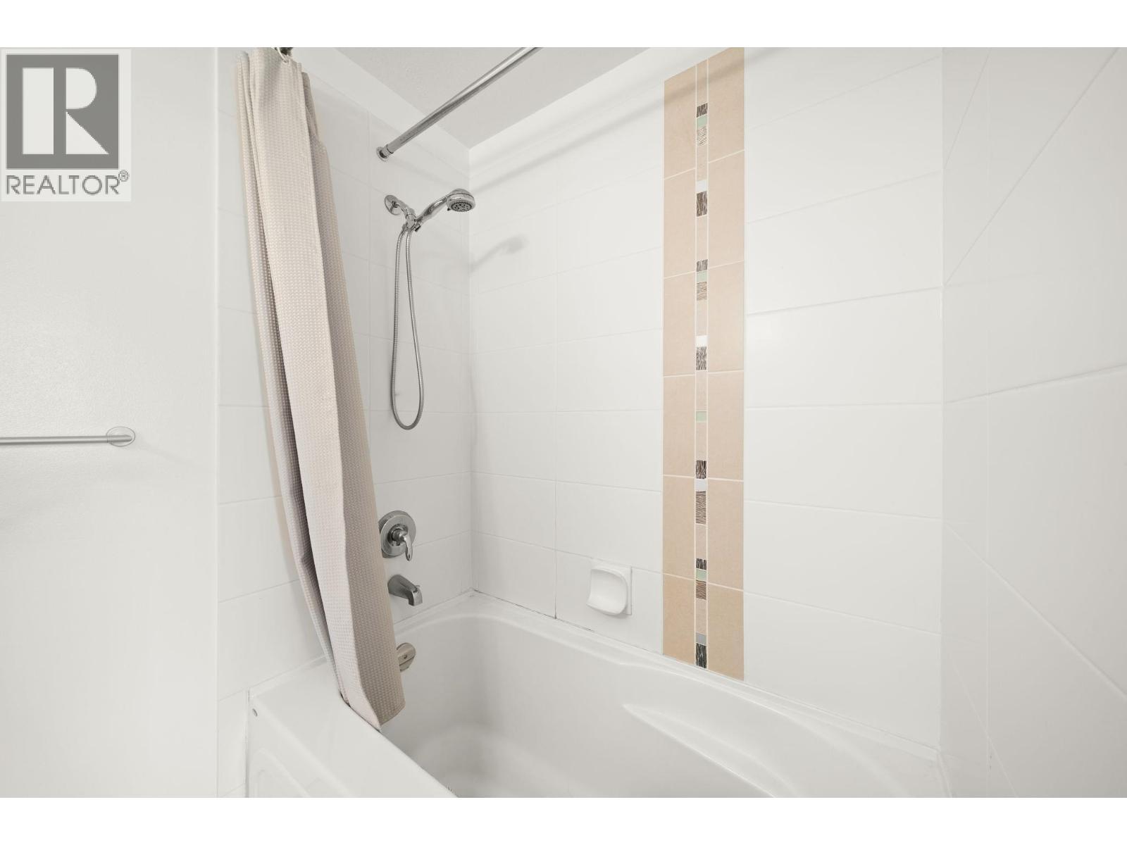 318 6033 Katsura Street, Richmond, BC - Indoor Photo Showing Bathroom