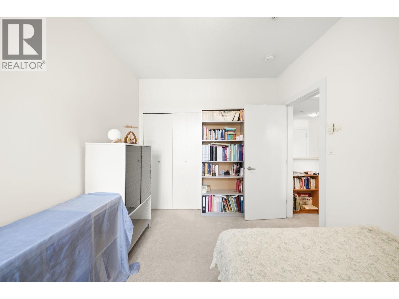318 6033 Katsura Street, Richmond, BC - Indoor Photo Showing Bedroom