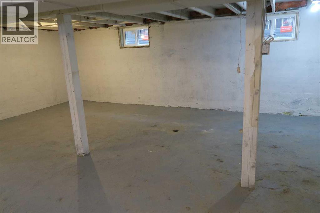 Big Basement with High Ceiling NEW Windows - 111 6 Avenue Se, Three Hills, AB