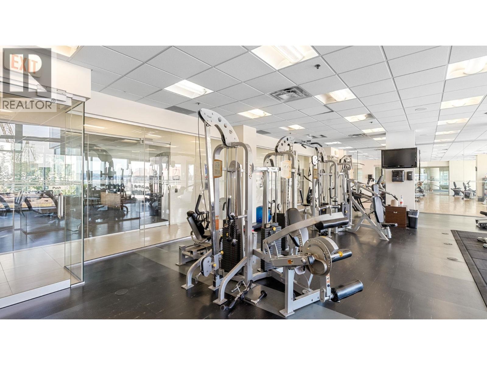 2102 188 E Esplanade Street, North Vancouver, BC - Indoor Photo Showing Gym Room