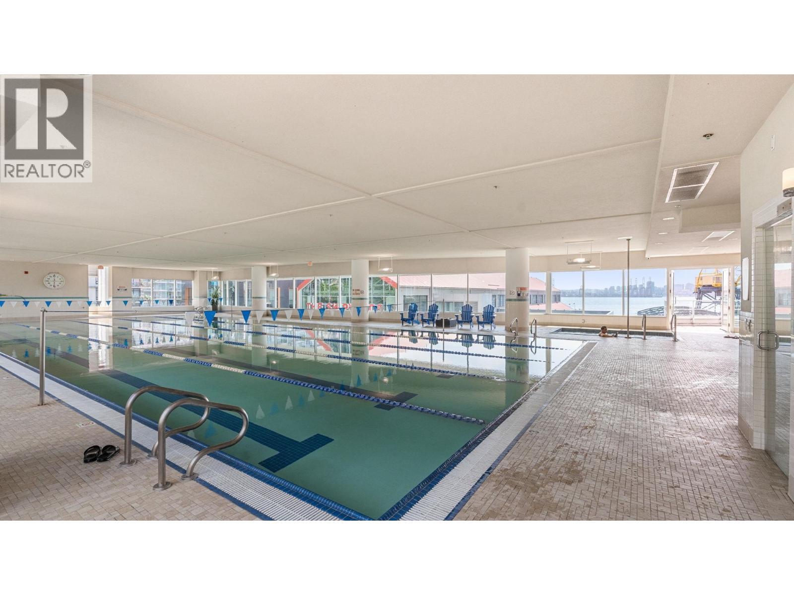 2102 188 E Esplanade Street, North Vancouver, BC - Indoor Photo Showing Other Room