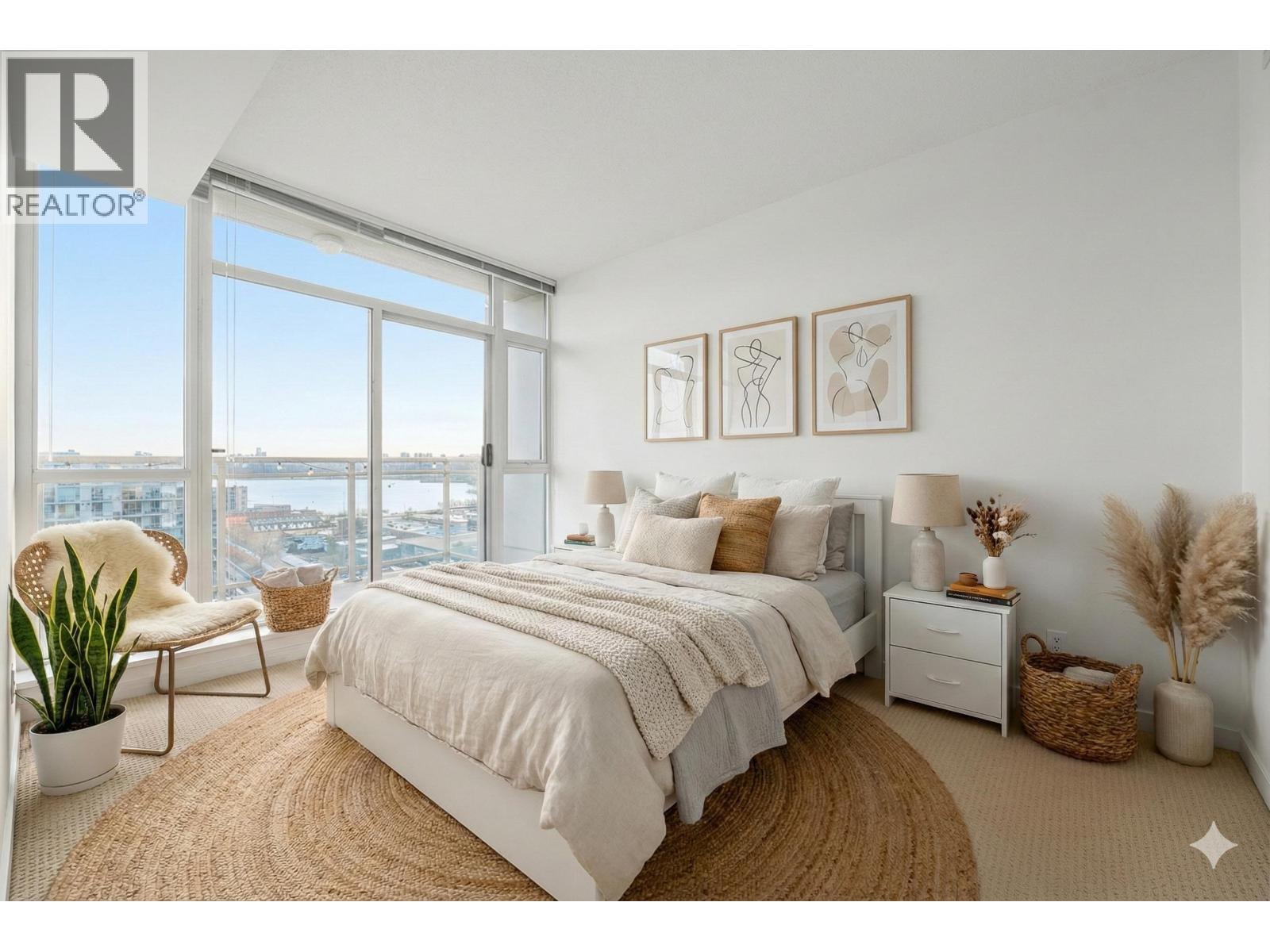 2102 188 E Esplanade Street, North Vancouver, BC - Indoor Photo Showing Bedroom