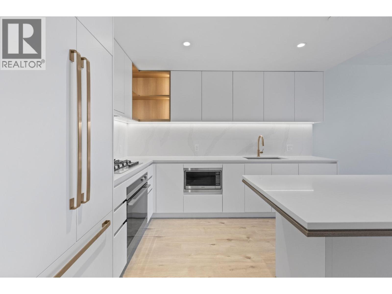 3901 720 Farrow Street, Coquitlam, BC