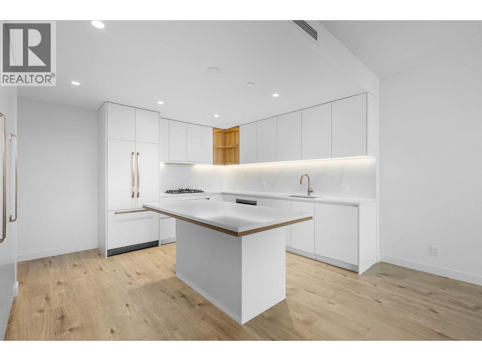 3901 720 Farrow Street, Coquitlam, BC