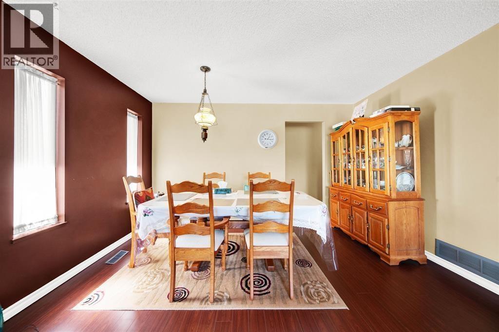 1238 Wise Court, Coquitlam, BC - Indoor Photo Showing Dining Room