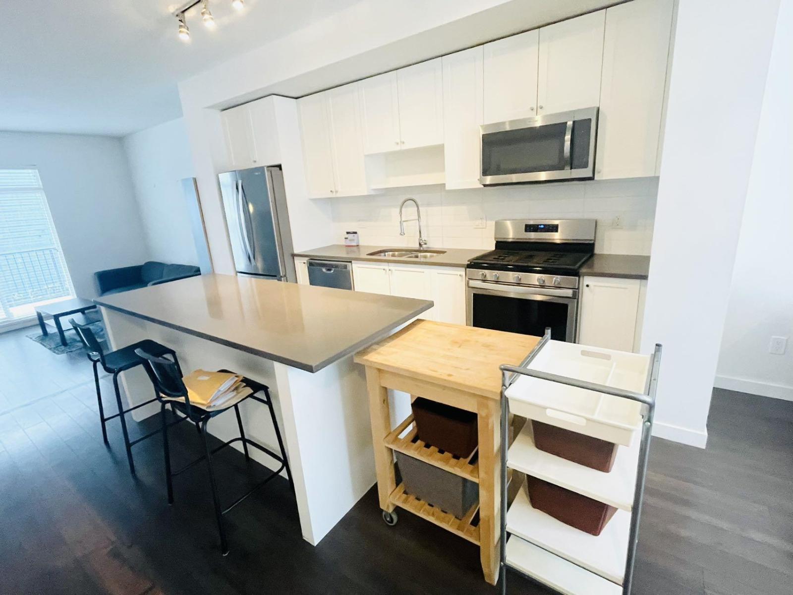 10 15268 28 Avenue, Surrey, BC - Indoor Photo Showing Kitchen With Stainless Steel Kitchen