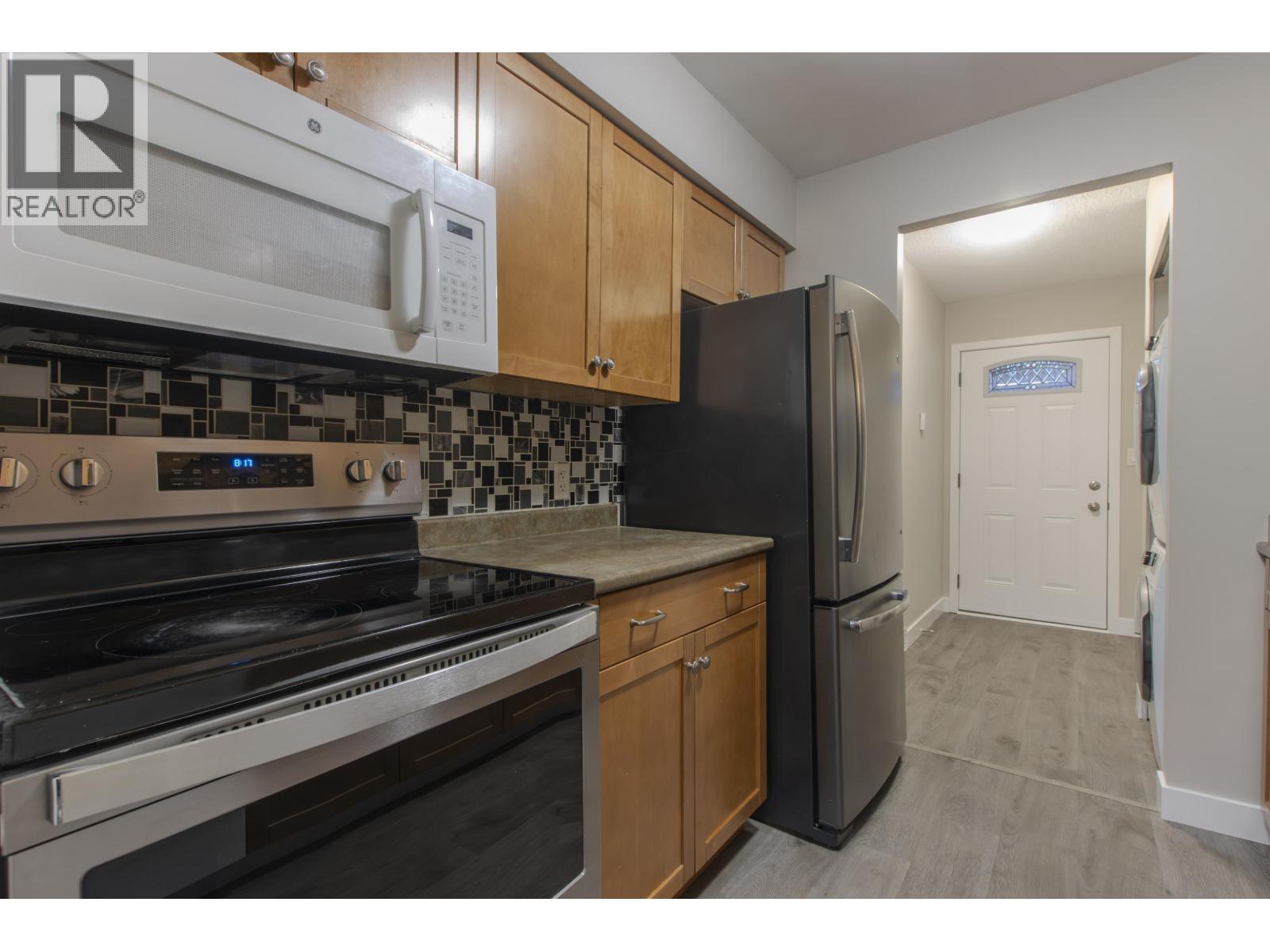 10 1500 Judd Road, Squamish, BC - Indoor Photo Showing Kitchen