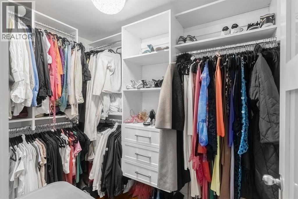 2203 837 W Hastings Street, Vancouver, BC - Indoor With Storage