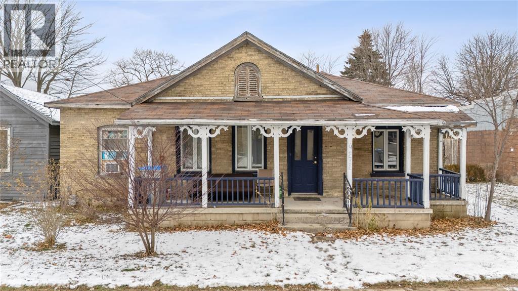 4 Clyde Street, Lambton Shores, ON - Outdoor