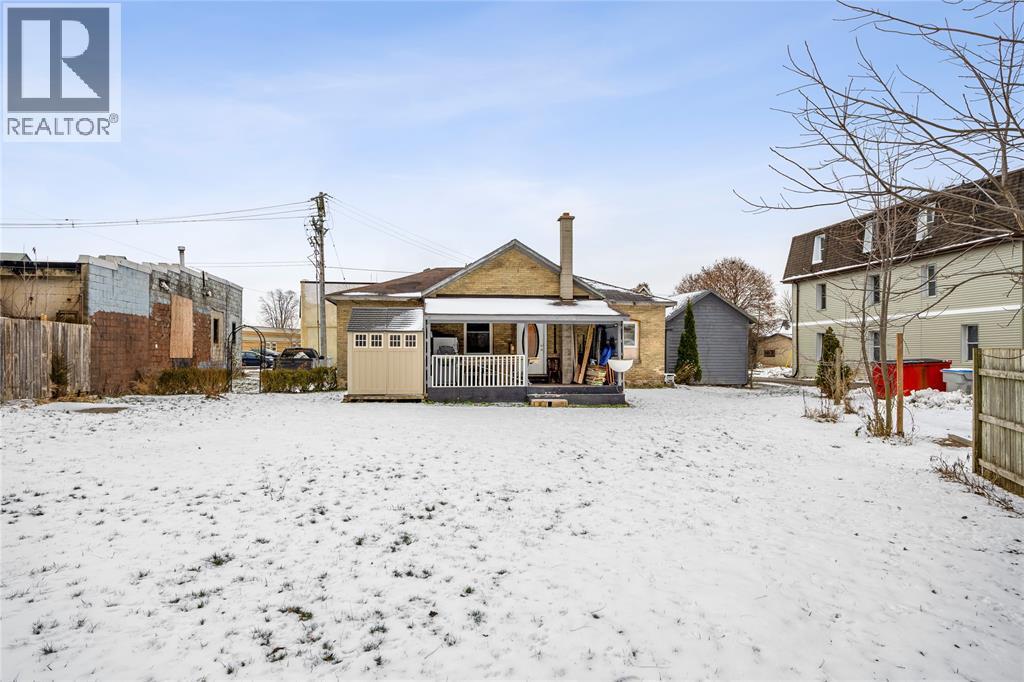 4 Clyde Street, Lambton Shores, ON - Outdoor