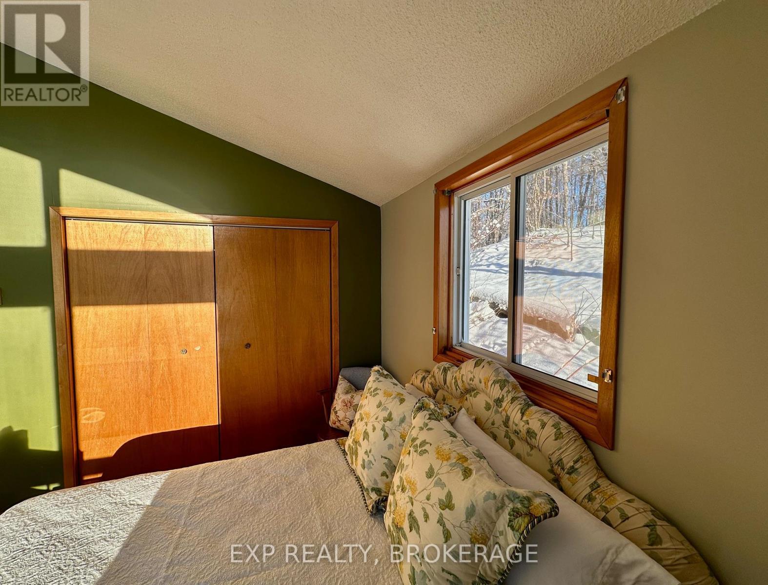 2103 Hambly Lane, Frontenac (Frontenac South), ON - Indoor Photo Showing Bedroom