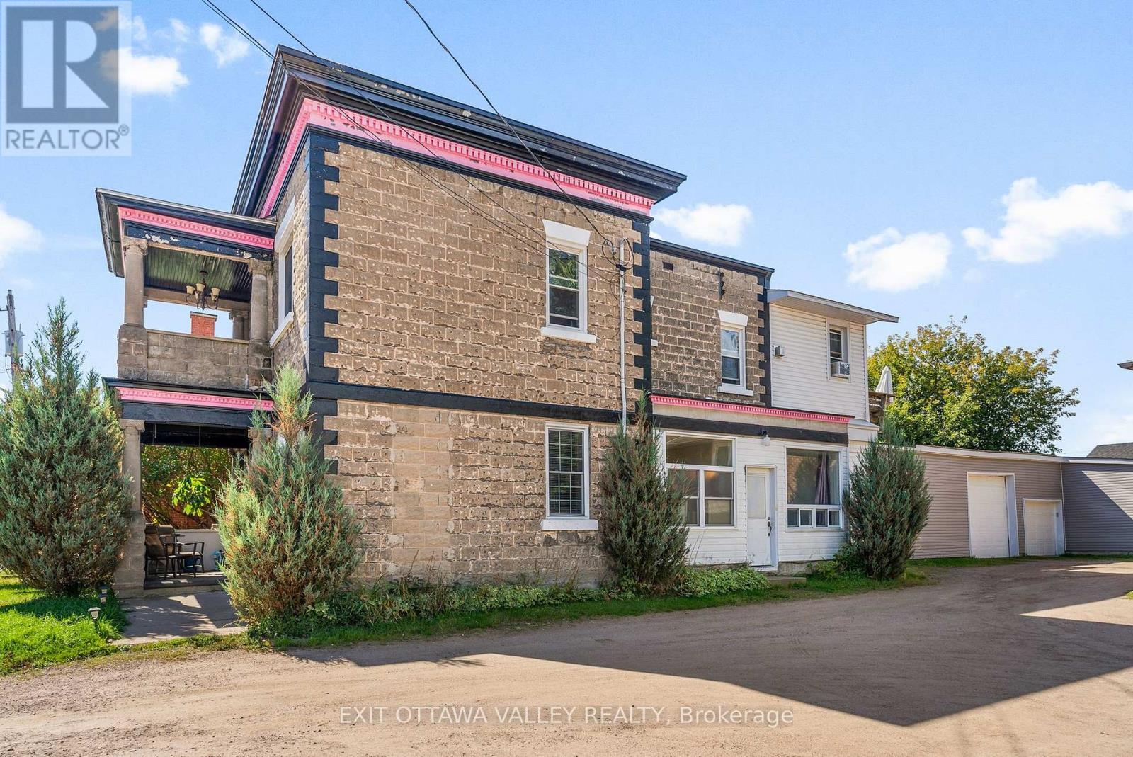 310 Murray Street, Pembroke, ON - Outdoor