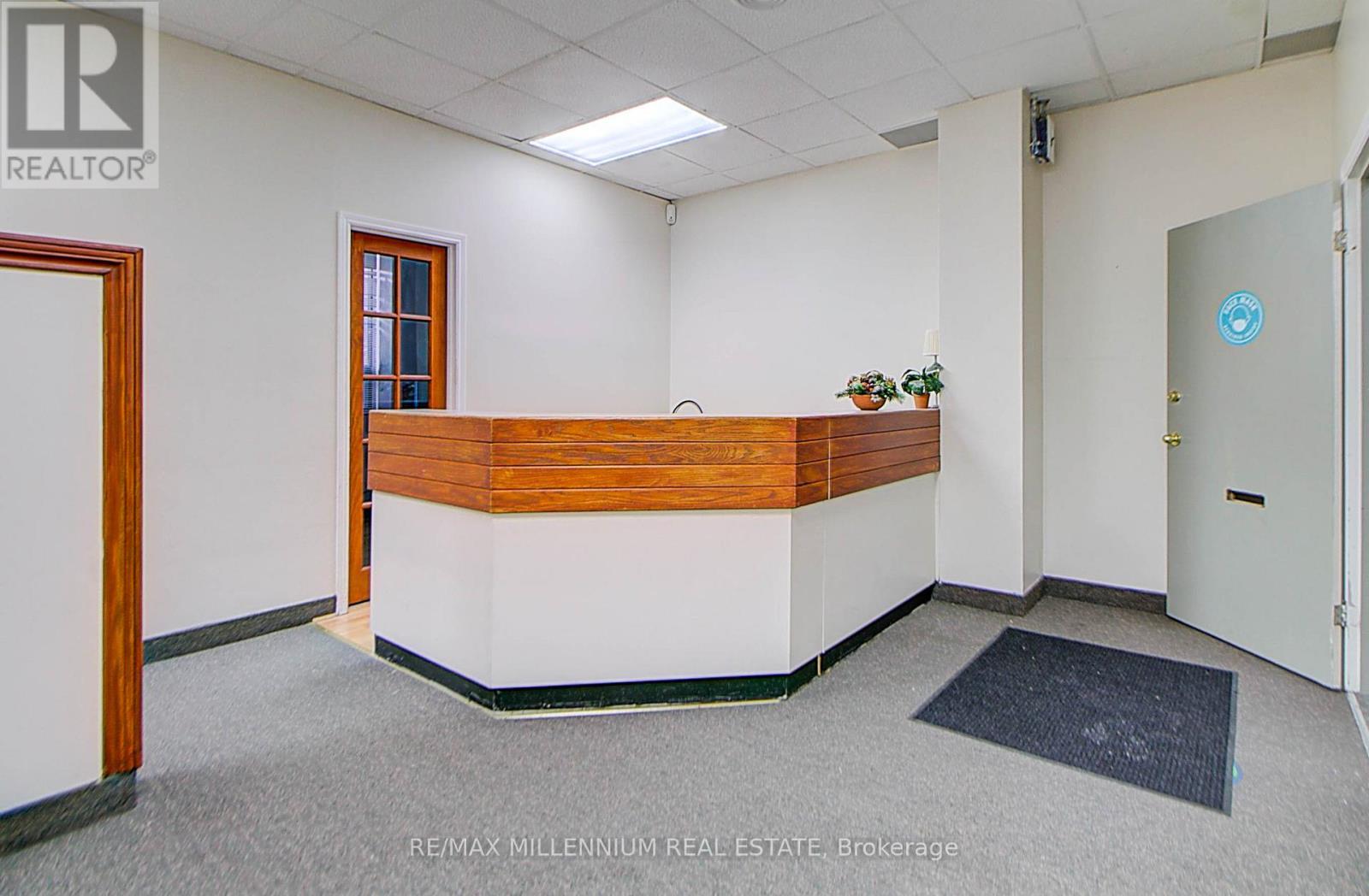 302 - 101 Dundas Street W, Whitby, ON