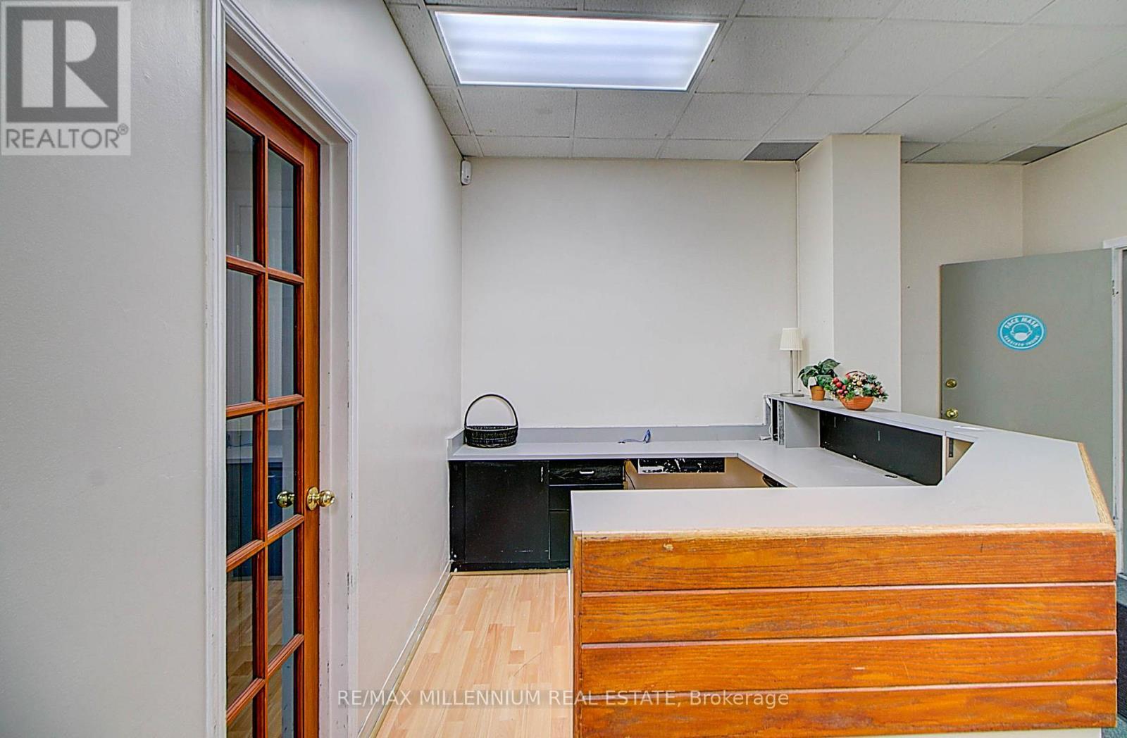 302 - 101 Dundas Street W, Whitby, ON