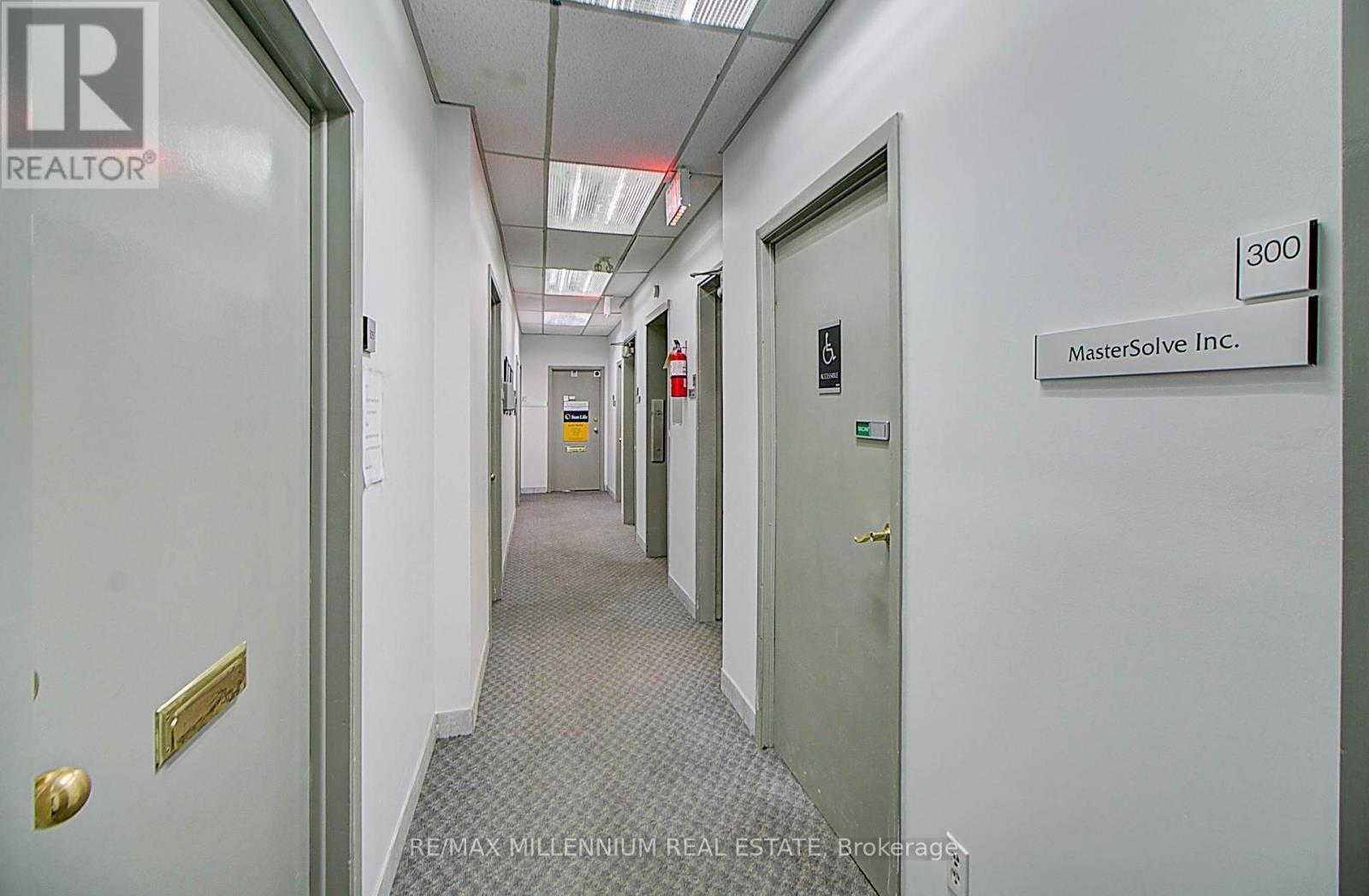 302 - 101 Dundas Street W, Whitby, ON