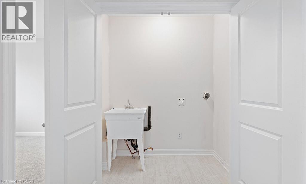 Washroom featuring baseboards - 103 Mclaughlin Street, Welland, ON - Indoor Photo Showing Other Room