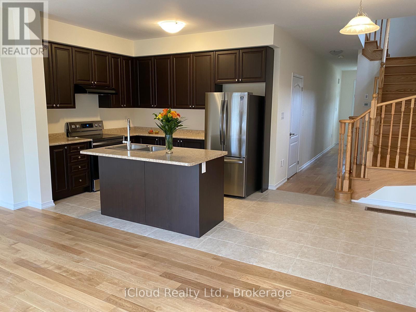 8871 Chickory Trail, Niagara Falls, ON - Indoor Photo Showing Kitchen