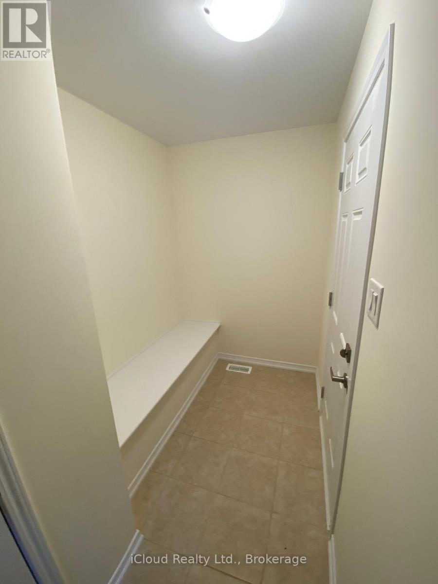 8871 Chickory Trail, Niagara Falls, ON - Indoor Photo Showing Other Room