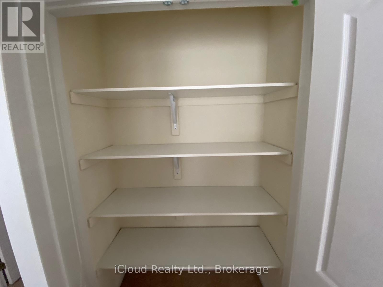 8871 Chickory Trail, Niagara Falls, ON - Indoor With Storage