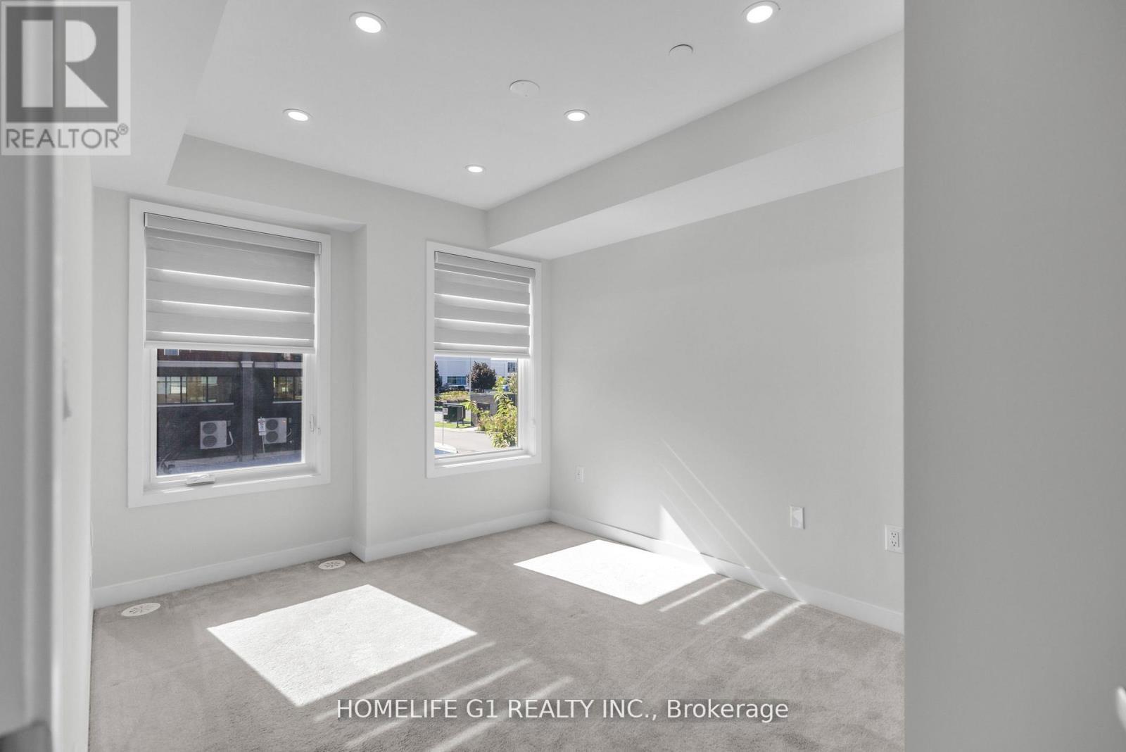 5 - 3429 Ridgeway Drive, Mississauga, ON