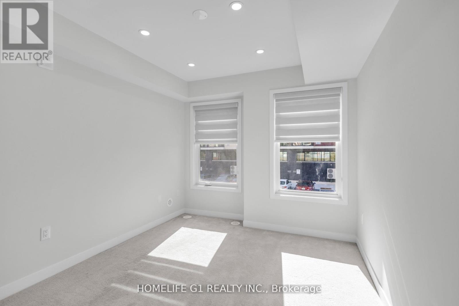 5 - 3429 Ridgeway Drive, Mississauga, ON