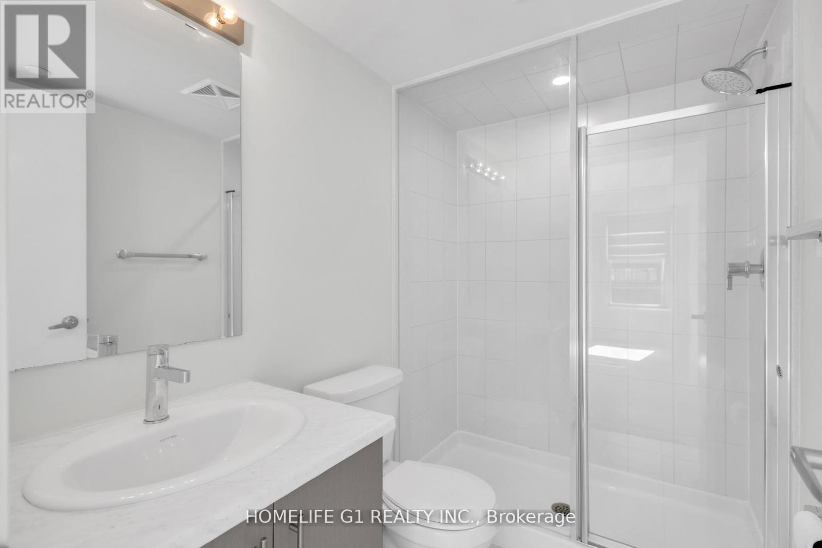 5 - 3429 Ridgeway Drive, Mississauga, ON