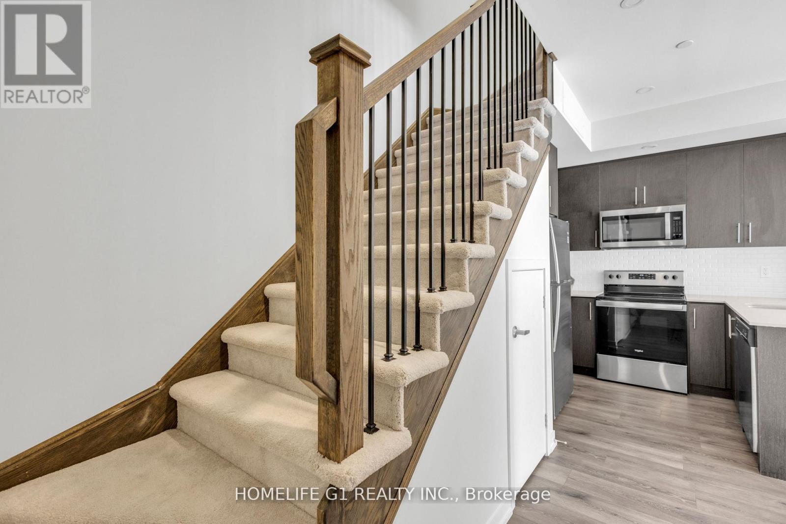 5 - 3429 Ridgeway Drive, Mississauga, ON