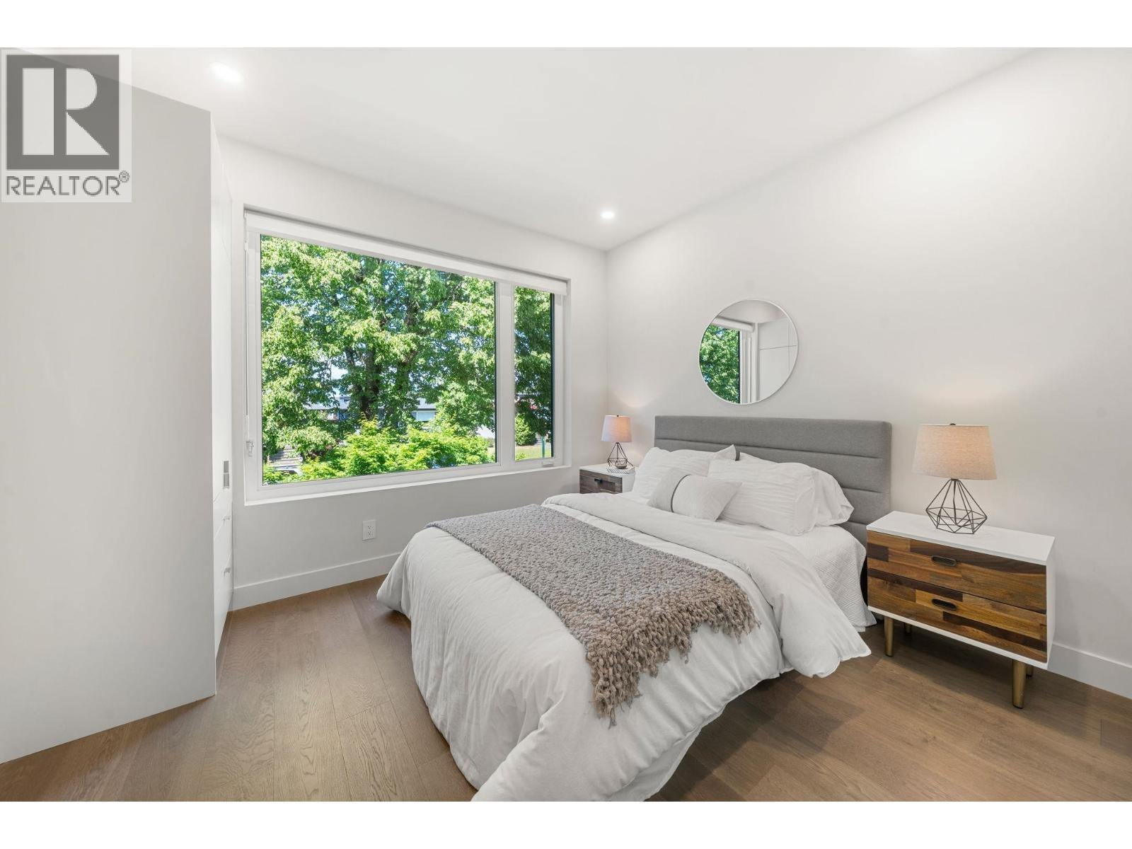 1 638 E 46Th Avenue, Vancouver, BC - Indoor Photo Showing Bedroom