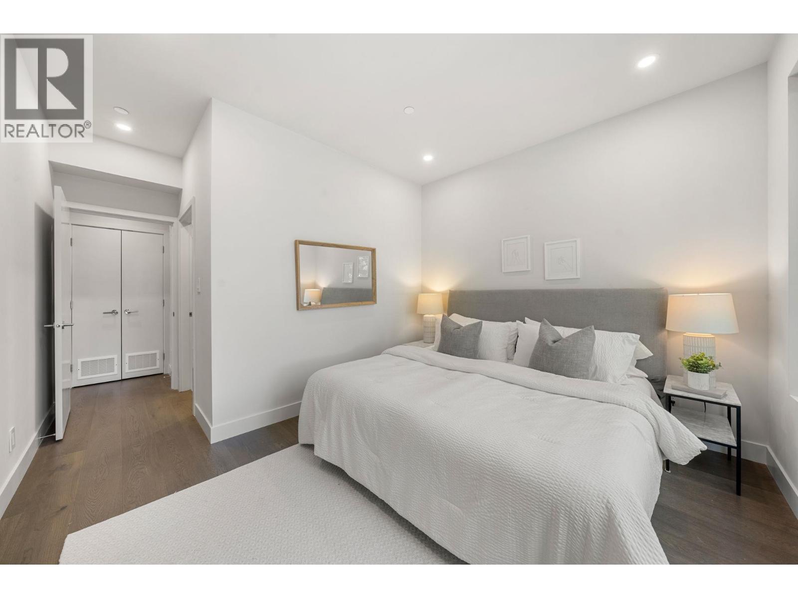 1 638 E 46Th Avenue, Vancouver, BC - Indoor Photo Showing Bedroom