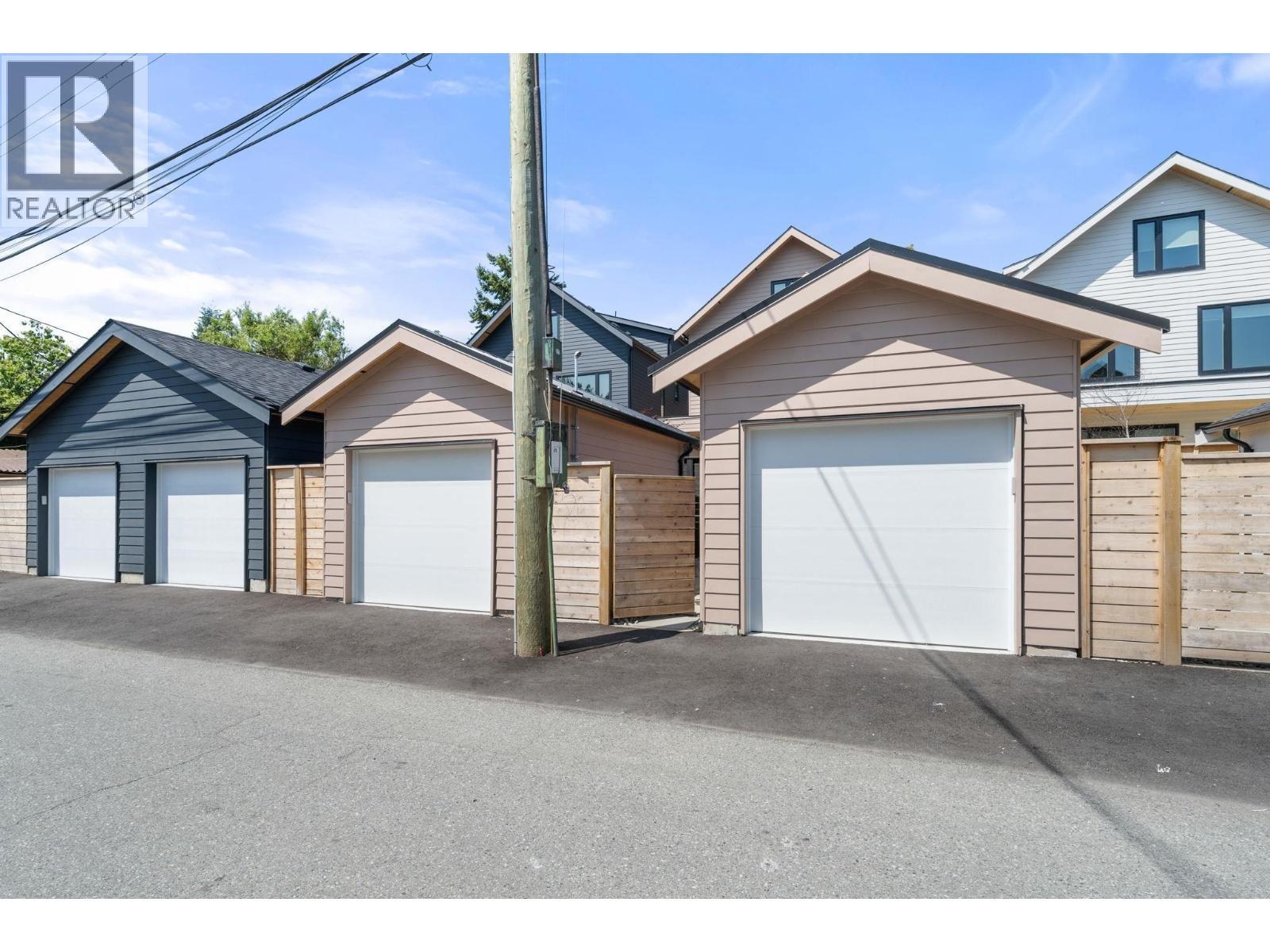 1 638 E 46Th Avenue, Vancouver, BC - Outdoor