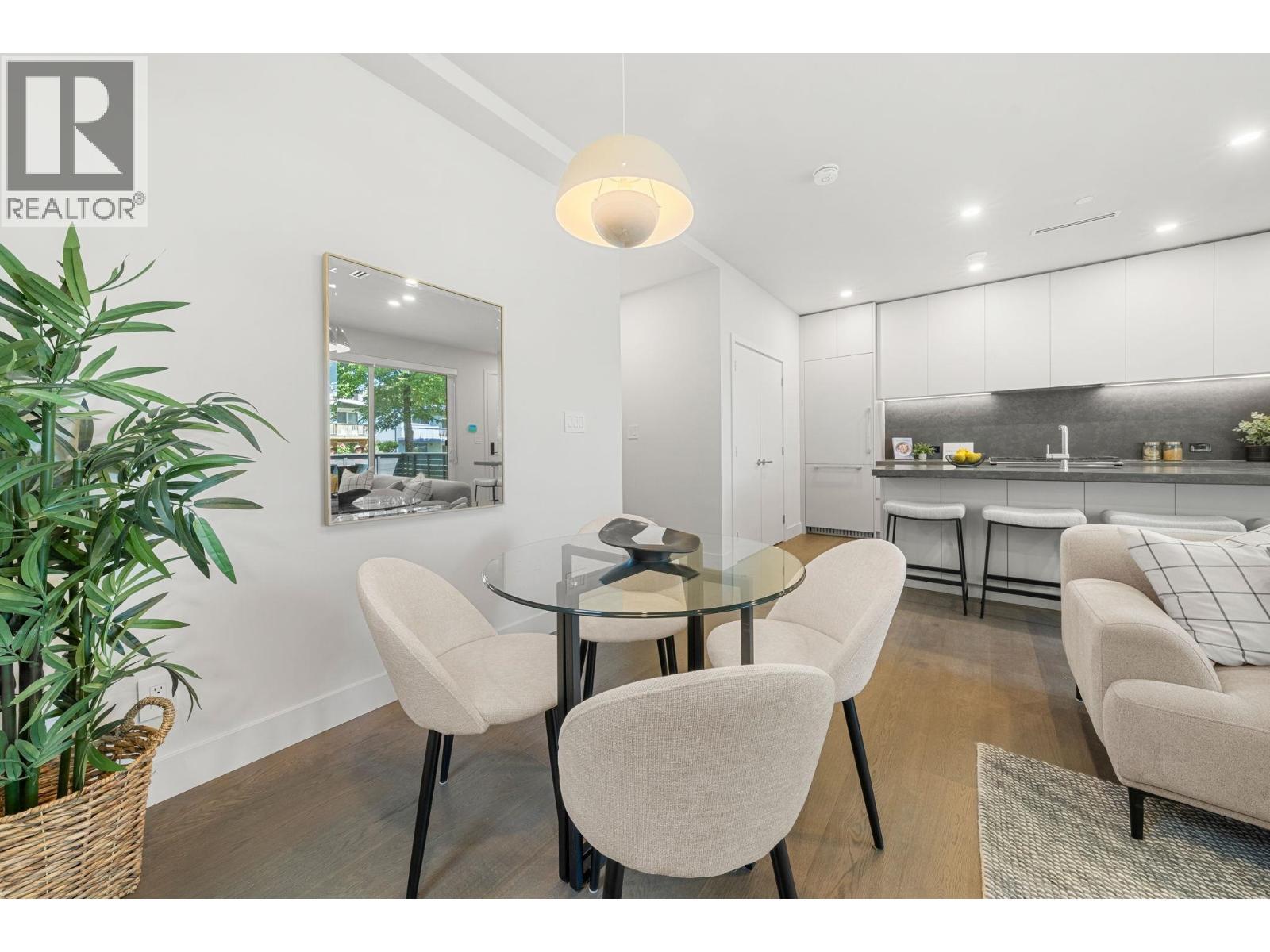 1 638 E 46Th Avenue, Vancouver, BC - Indoor Photo Showing Dining Room