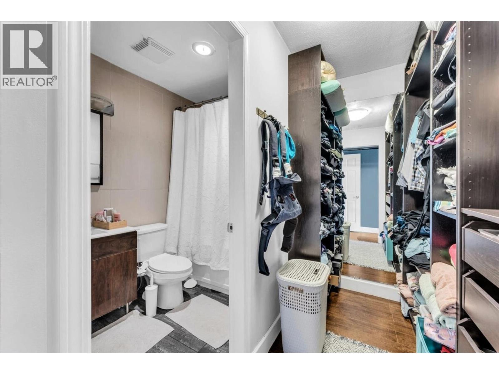 307 876 W 16Th Avenue, Vancouver, BC - Indoor Photo Showing Bathroom