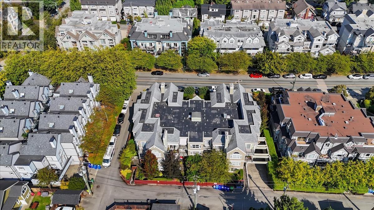 307 876 W 16Th Avenue, Vancouver, BC - Outdoor With View