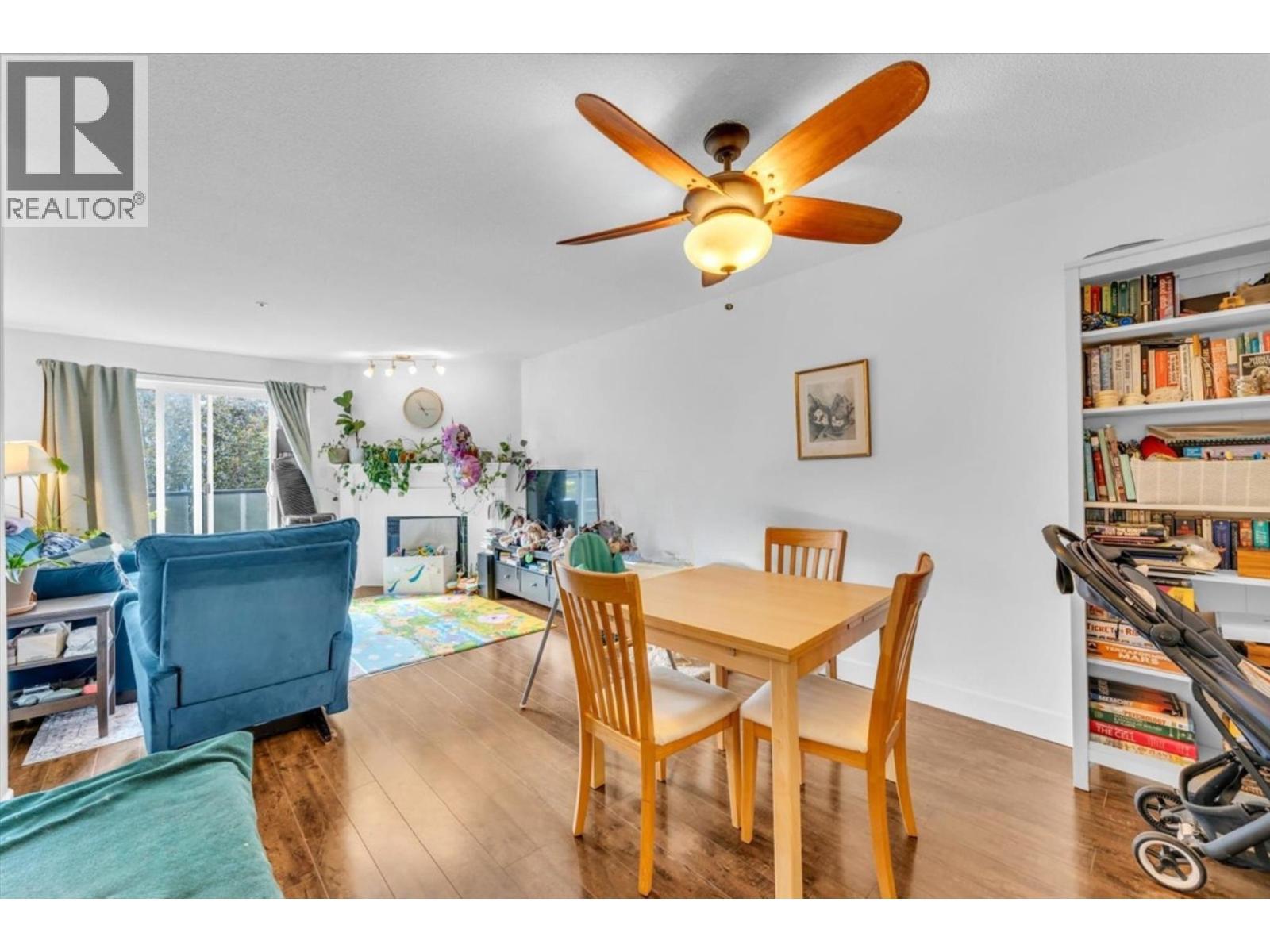 307 876 W 16Th Avenue, Vancouver, BC - Indoor Photo Showing Dining Room