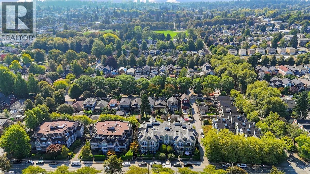 307 876 W 16Th Avenue, Vancouver, BC - Outdoor With View