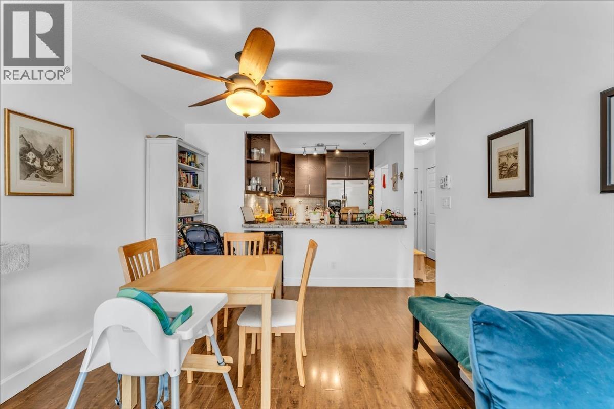 307 876 W 16Th Avenue, Vancouver, BC - Indoor Photo Showing Dining Room