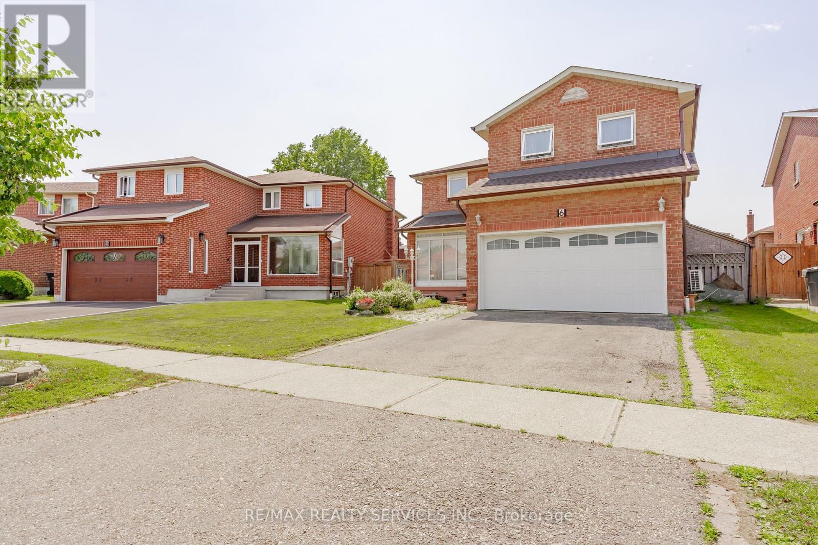 6 Ruth Avenue, Brampton, ON - Outdoor