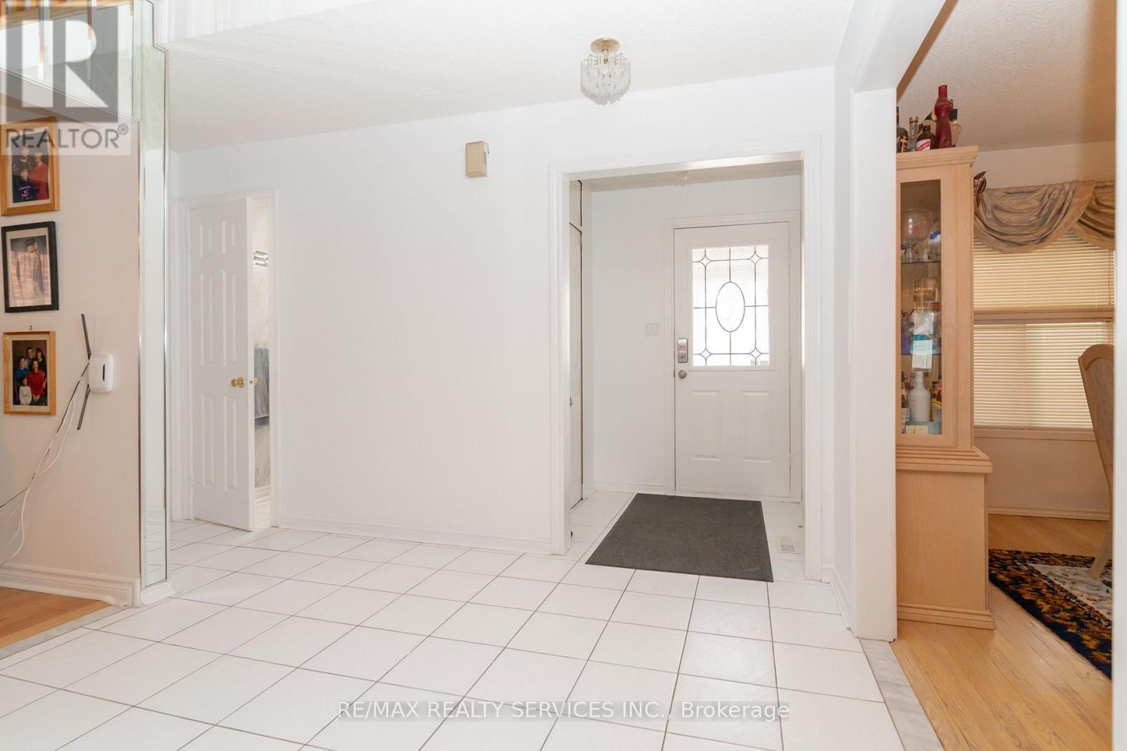 6 Ruth Avenue, Brampton, ON - Indoor Photo Showing Other Room