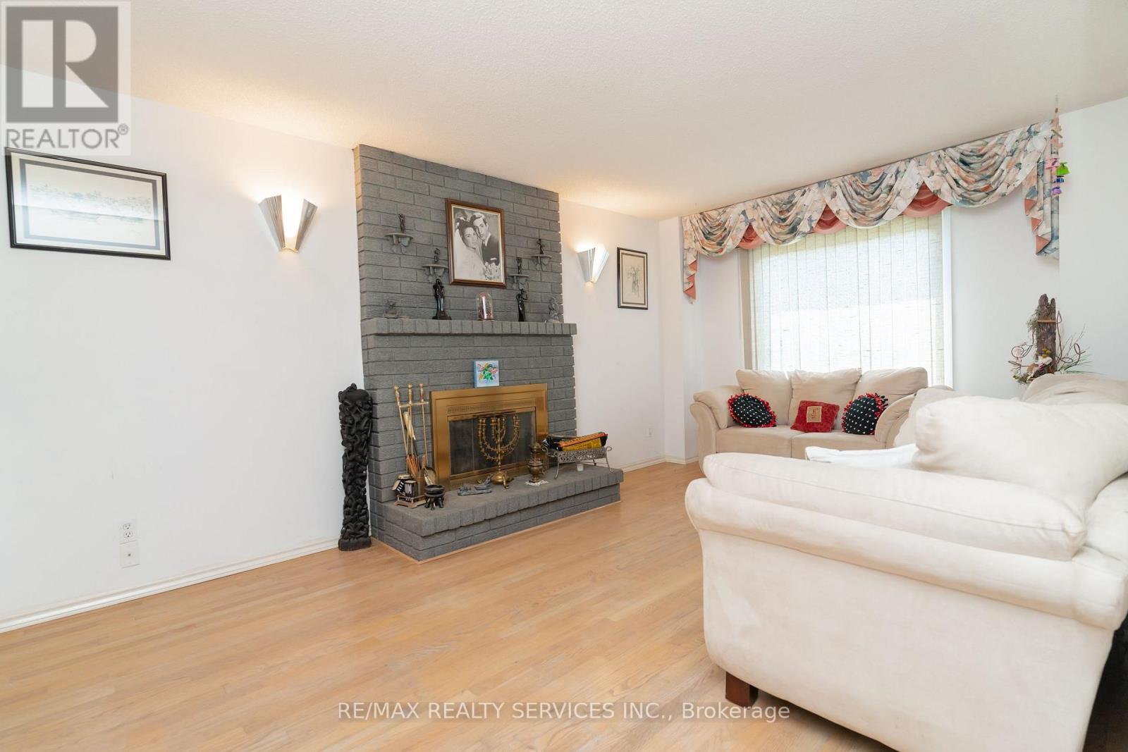 6 Ruth Avenue, Brampton, ON - Indoor Photo Showing Living Room With Fireplace